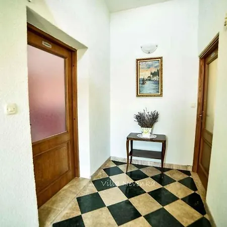 Apartament - Sibenik Riviera 7182 Rogoznica (Sibenik-Knin)