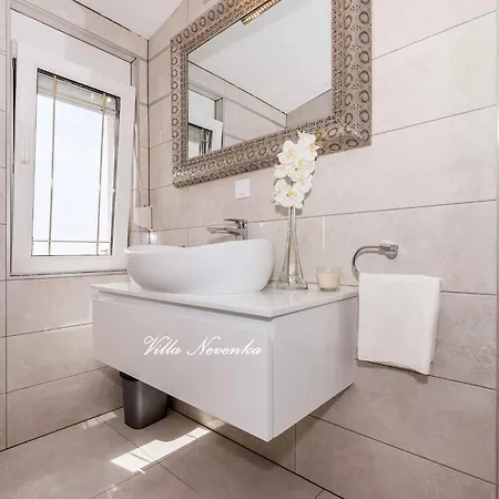 - Sibenik Riviera 7182 Rogoznica (Sibenik-Knin)