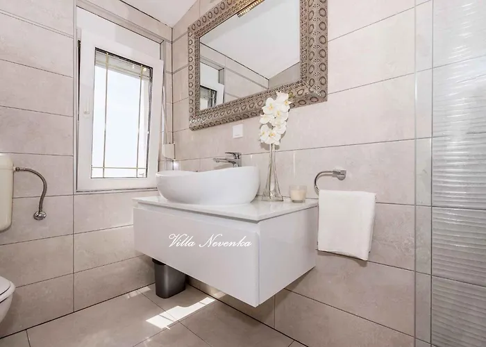 - Sibenik Riviera 7182 Rogoznica (Sibenik-Knin)